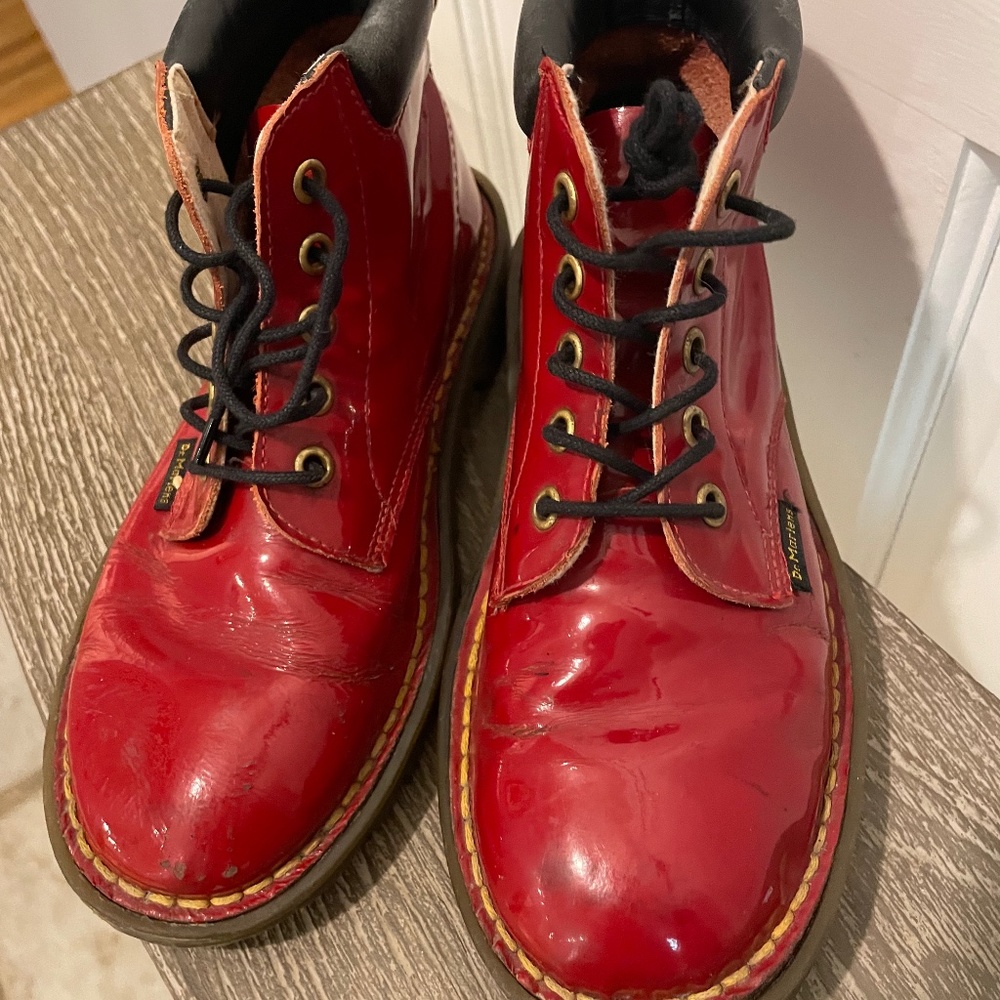 Dr Martens Girls 2UK 3US Patent Red Leather Air Wair England Vintage Booties